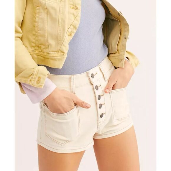 NWT Free People x We The Free Bridgette Button Fly Denim Shorts in Ecru, Size 24 - Picture 2 of 15